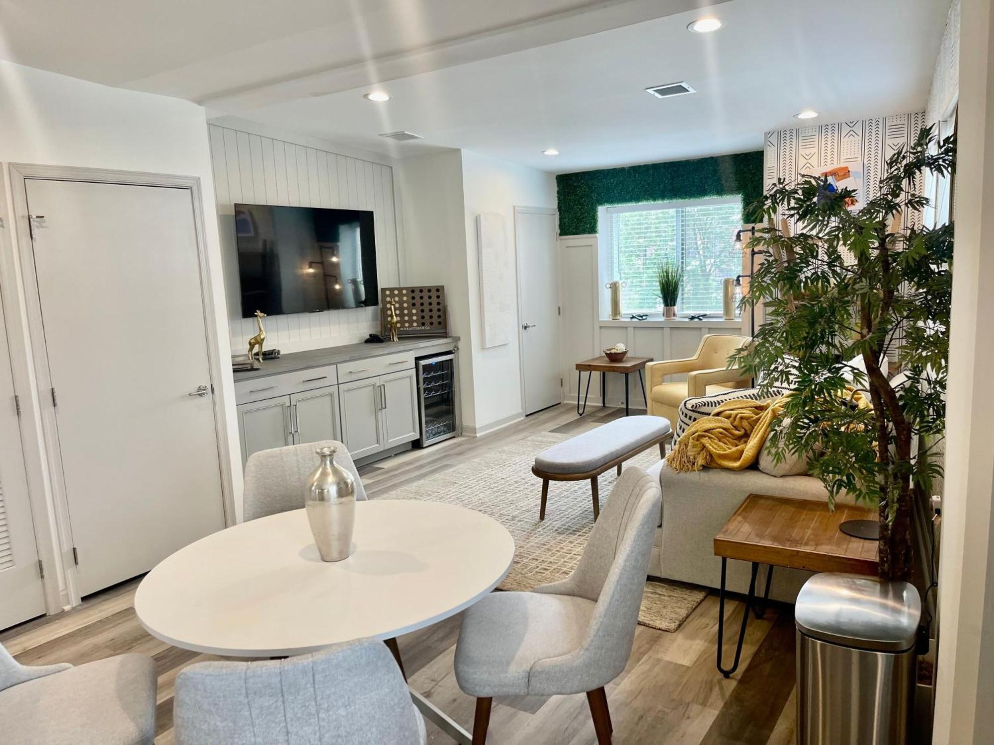 Modern Fully Renovated Suite & Loft In Downtown Трентон Номер фото
